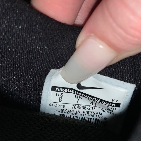 Shoes - Picture 4 of 5